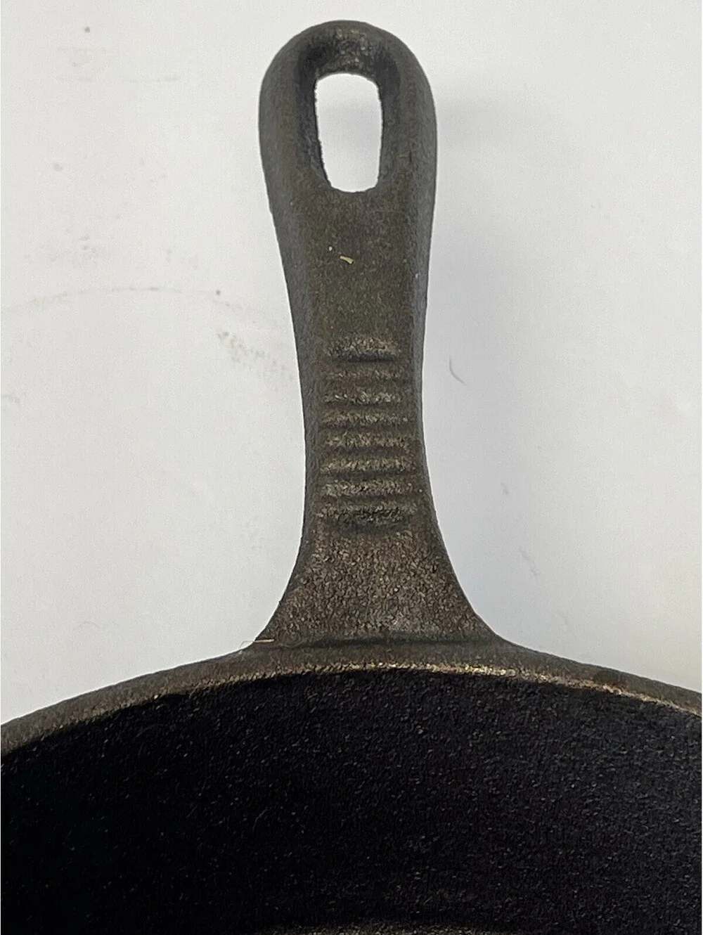 Unmarked #1 Cast Iron Double Spout Skillet 10 Inch